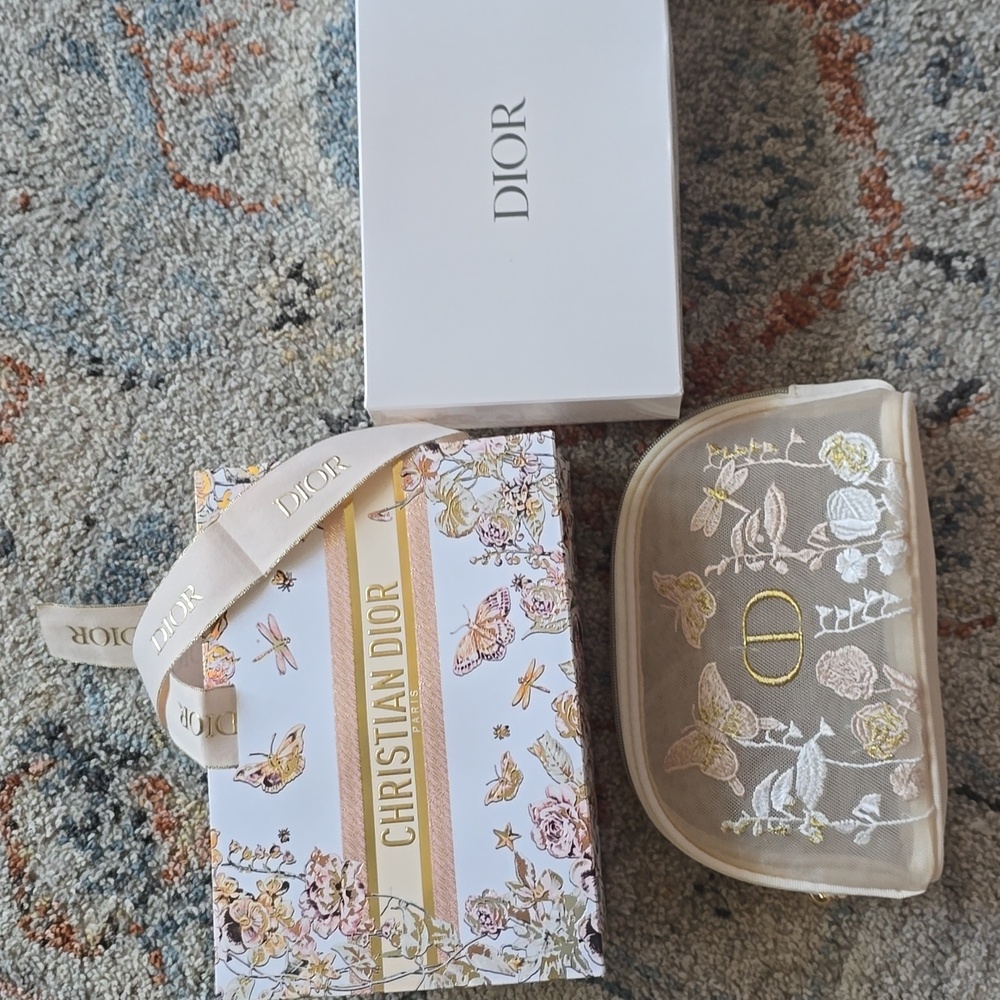 2025 Christian Dior Parfums Floral Pouch Set! - Picture 11 of 15